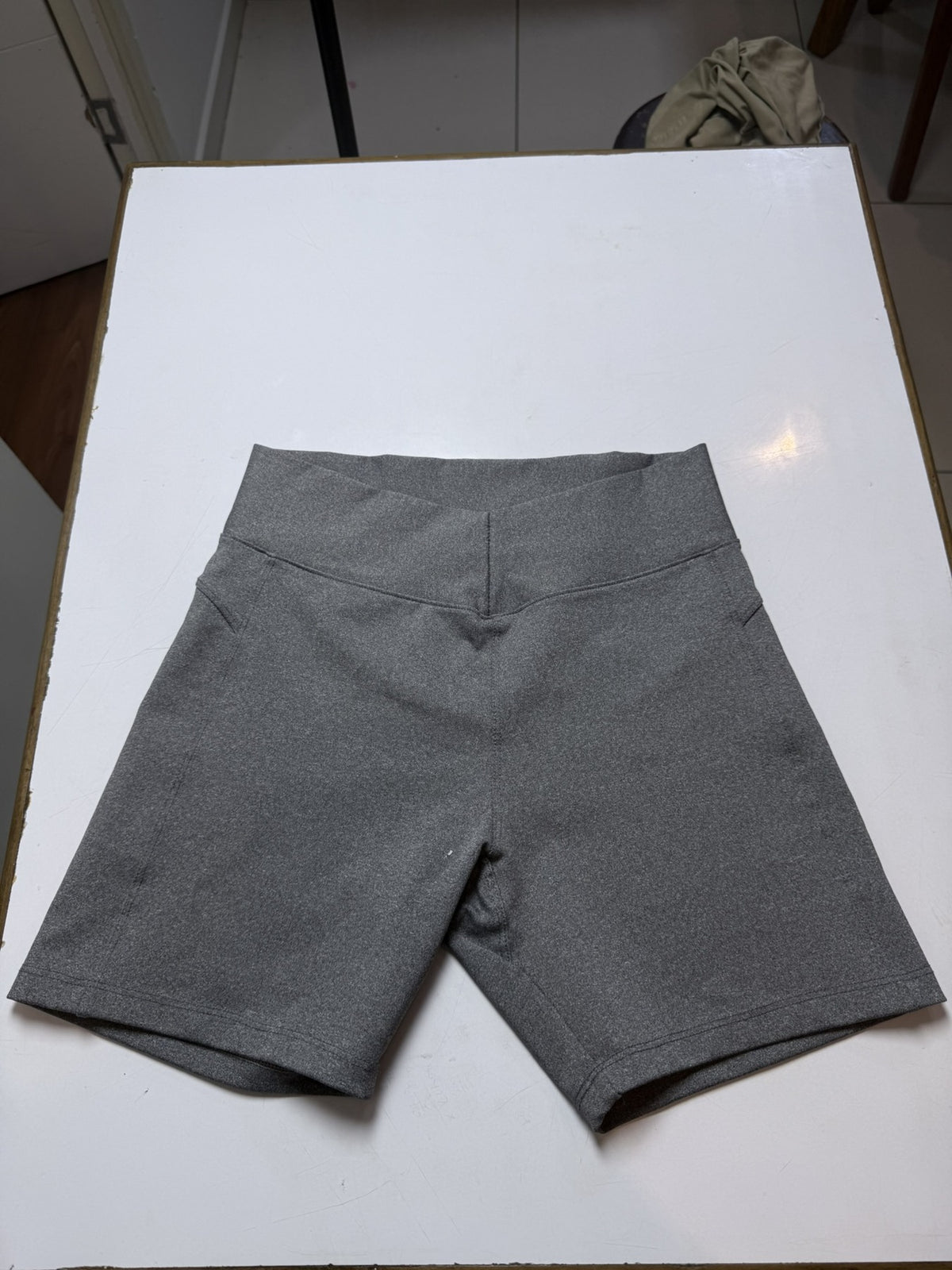 Short compresor mujer plomo BELLUM, diseño de referencia